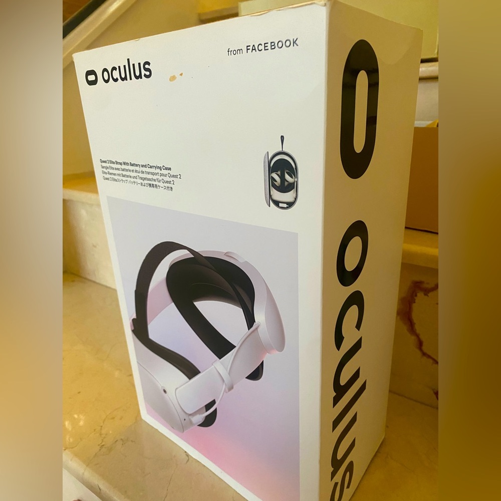 Oculus Quest 2 Elite strap with battery